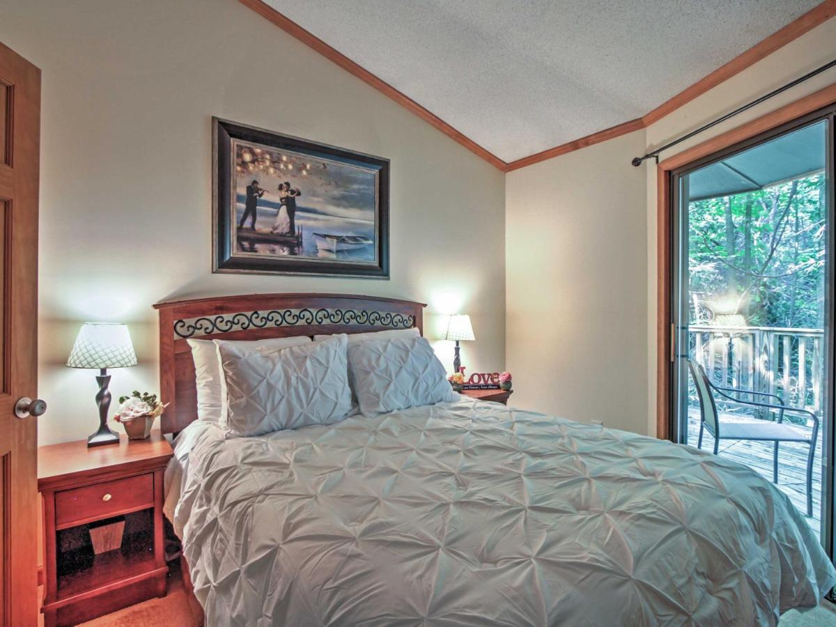 Unique Gatlinburg Cabin Decks, Hot Tub, Fire Pit Exterior foto